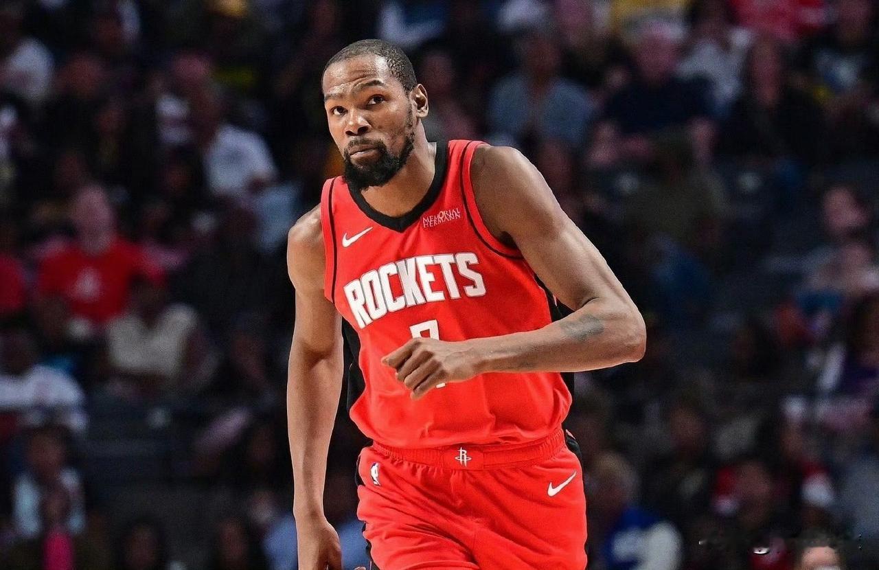 杜兰特又跳进了一个坑啊！今天，杜兰特连续在常规赛、加时赛最后时刻错失绝杀投篮