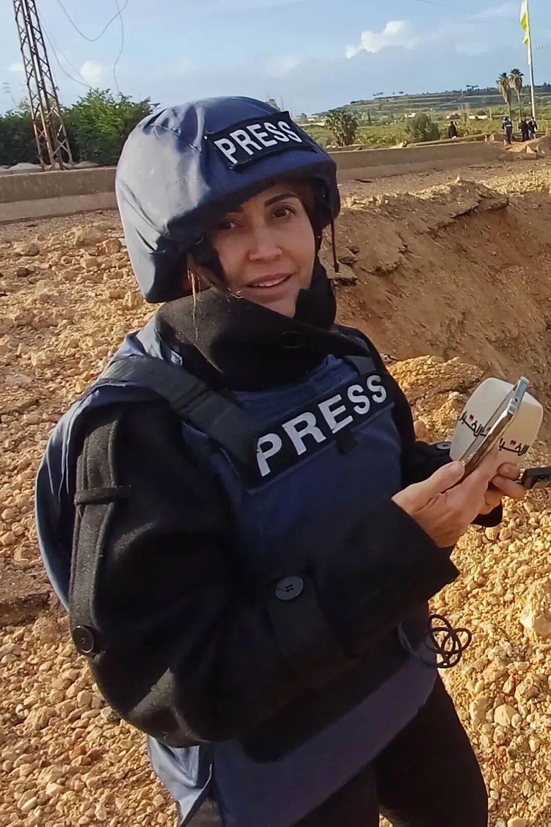 以色列不宣而战撕毁停火再轰炸，火箭弹深夜从天而降，以军阵地陷入火海。特朗普基