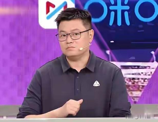 郭焱乐坏了吧？因为侯英超说:范姝涵打的像她！结果侯英超又补了一句:打球像个