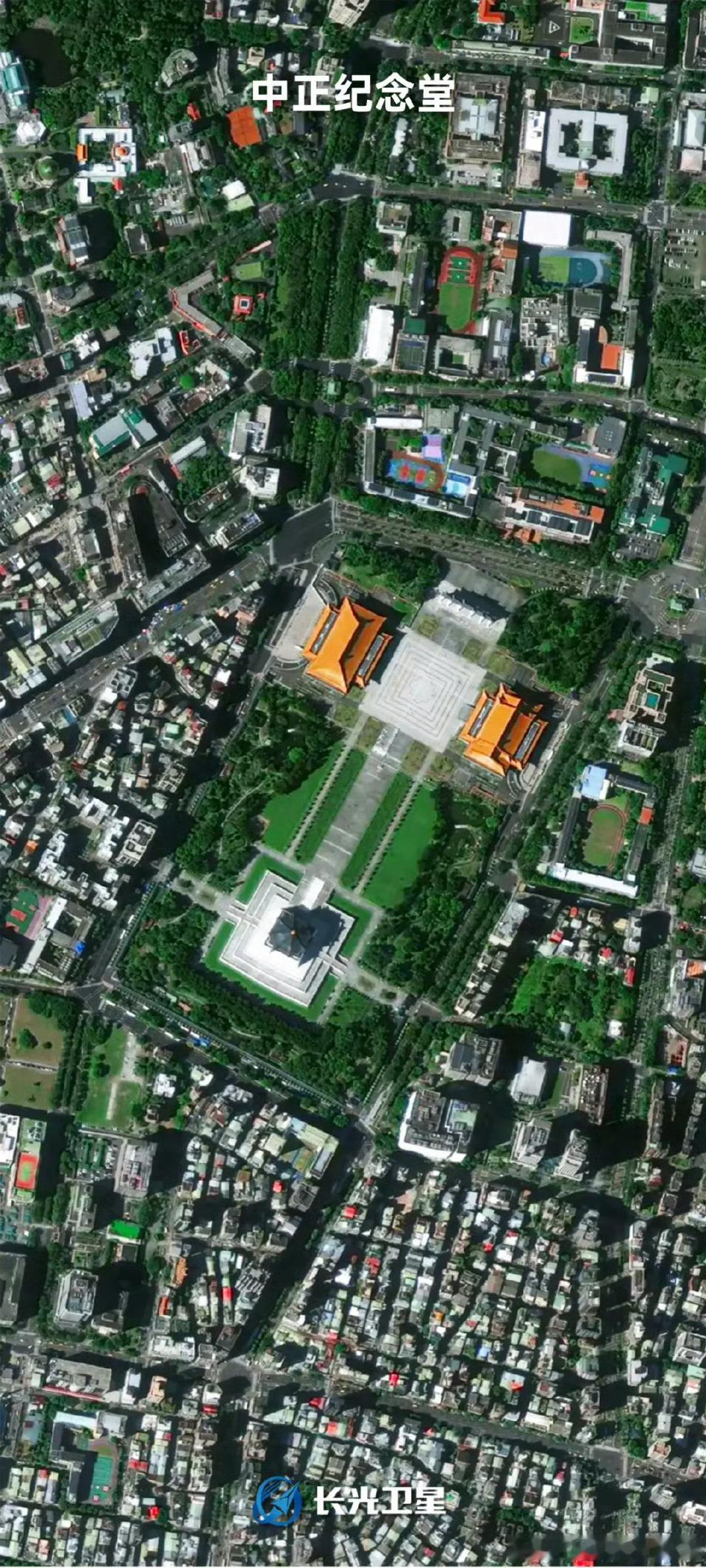 中国台湾省高清卫星图哈哈哈哈，这清晰度，完全单向透明了[doge]绿绿开的车大点
