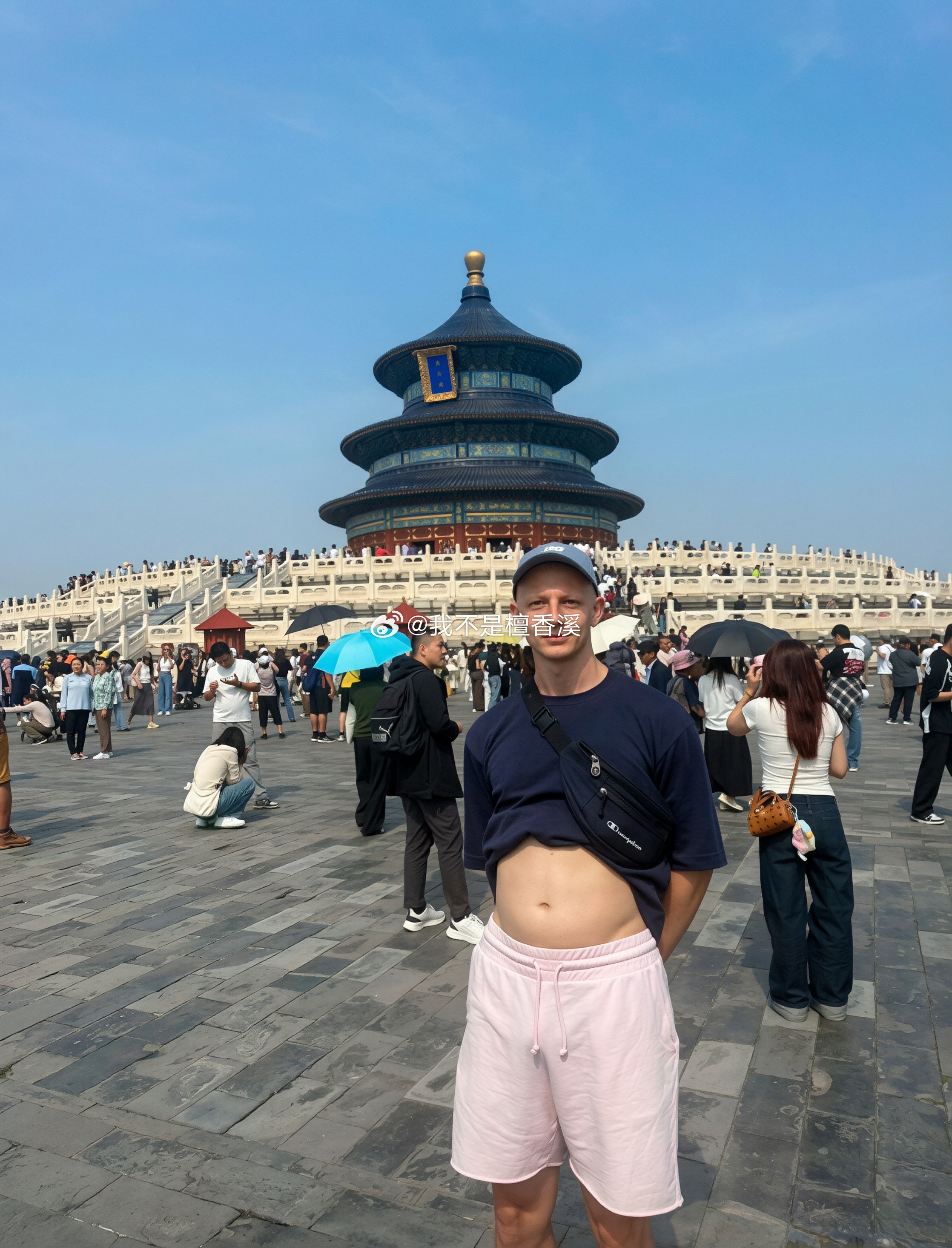 中式风格的比基尼被老外模仿了起来。
