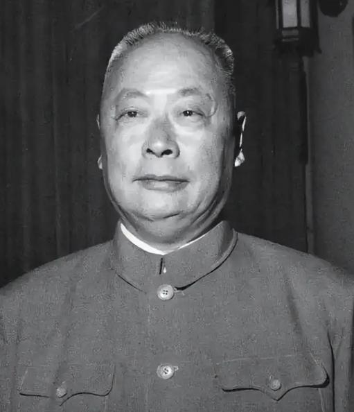 1949年，抗日烈士谢晋元的遗孀，请求上海市长陈毅，给她一个房子。陈毅当即下令，