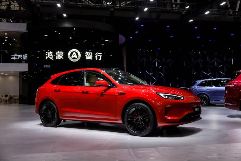 广州车展实力派：问界新M5Ultra年轻人都在看！漫步在广州车展问界展台，不