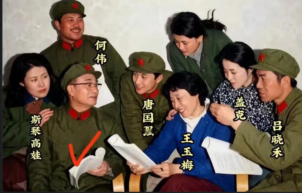 年轻时候的唐国强太帅了，不输现在的男明星！