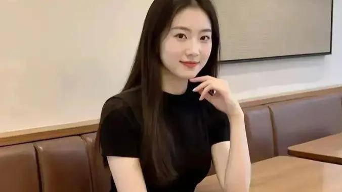 女人到了中年,还有异性主动靠近,是有3个原因的!