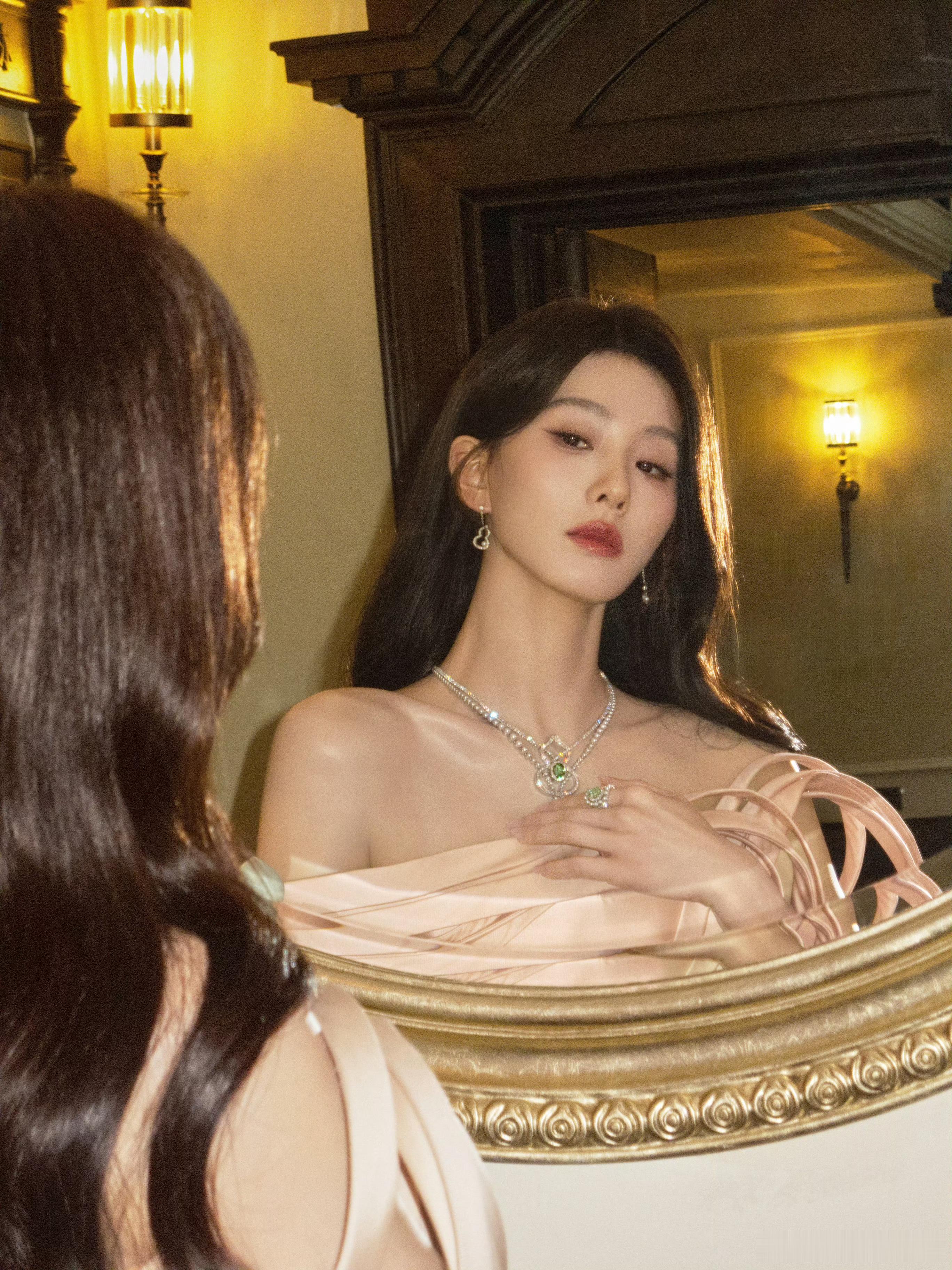 谁懂，刘诗诗前面还是女王，后面又露出这么俏皮的笑容，啊啊啊吧，好迷人​​​