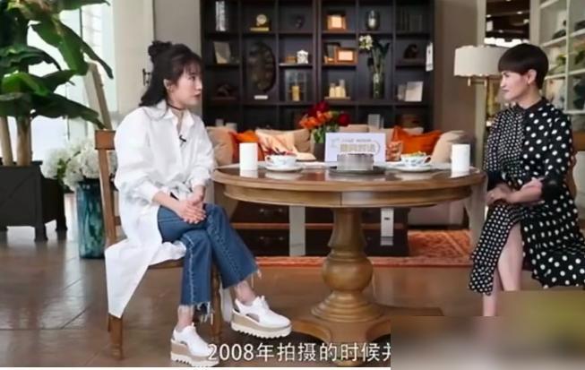 演员李念说：“我和张嘉益在拍完《蜗居》后，整整九年没有联系过，那会还没有微信，所