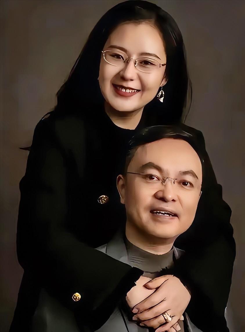 现在估计最开心的就是蔡磊的老婆段睿了！没想到，蔡磊真的成功了！推出的渐冻症药遥遥