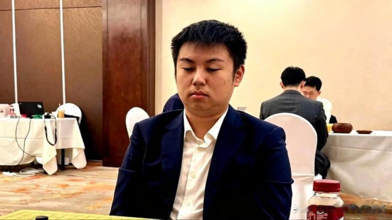 金禹丞98%胜率被翻，申真谞太狠了第四届烂柯杯八强战，金禹丞执黑对申真谞，前