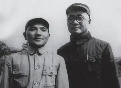 1950年，毛主席想让一个人去当总参谋长。那人笑着摆摆手："总参谋长我已