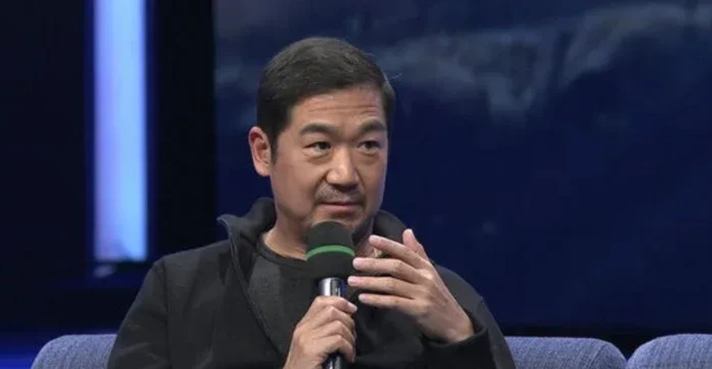 张国立曾为儿子发声：“别再说我儿子是‘问题男人’，他42岁未婚，到底是谁的错