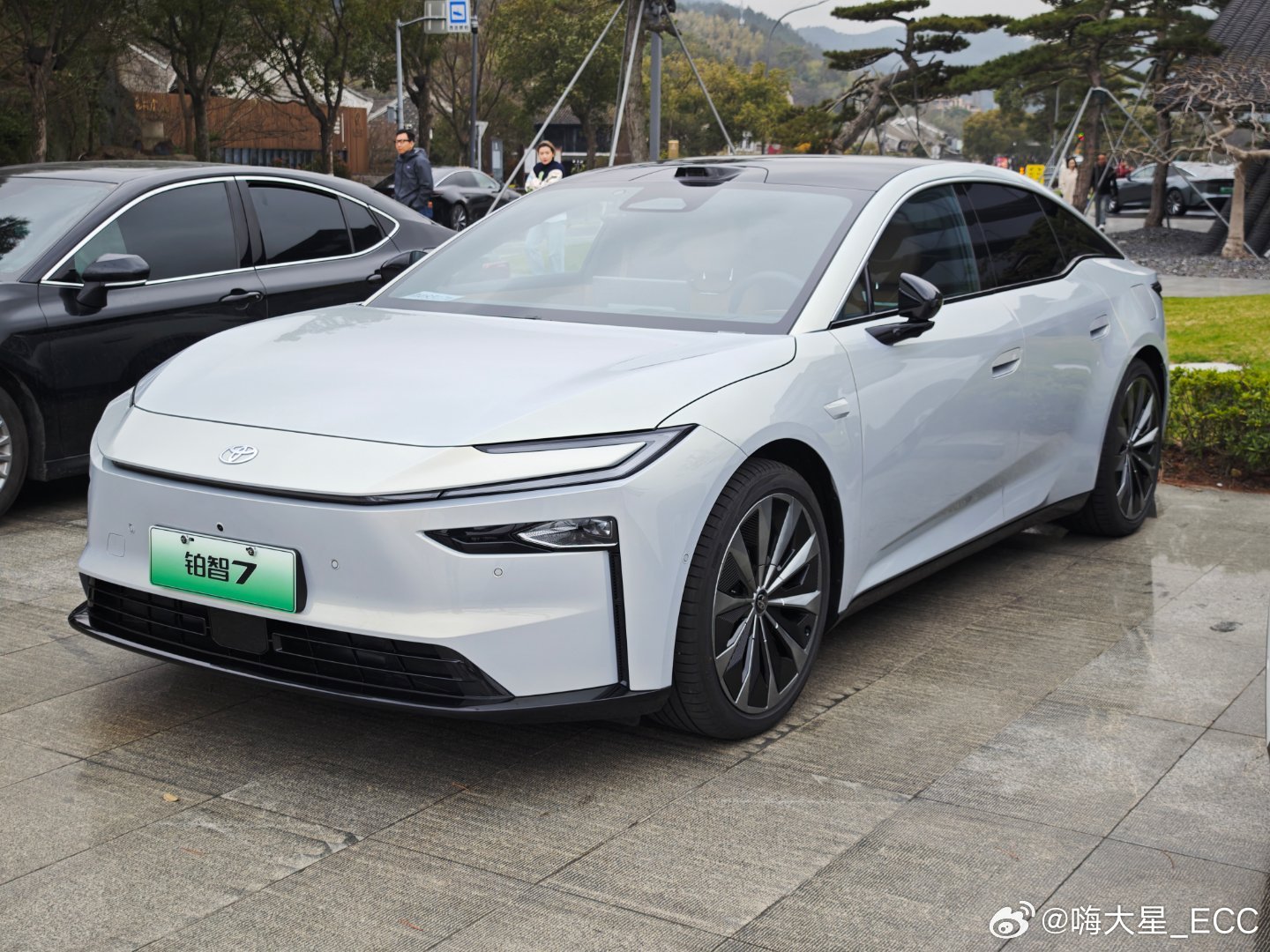 丰田这个价格真是给到位了…5米大车起售不到15w全系不超20w关键是开起来还