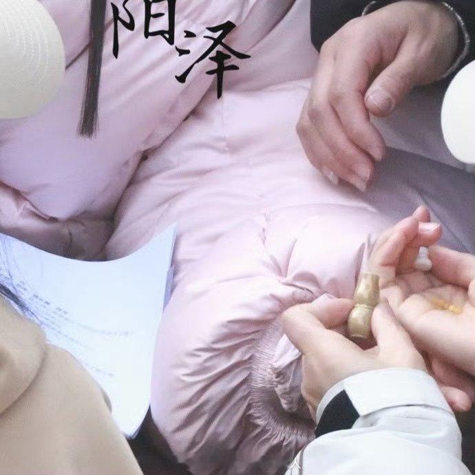 林允速效救心丸😢是因为冬天拍剧吗