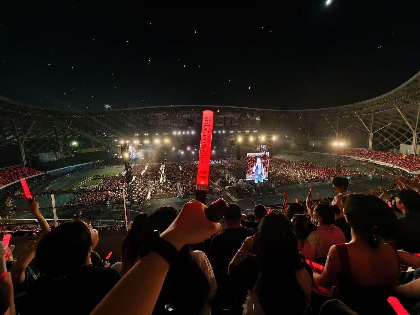 这可是数码闲聊站实锤的哈！400mm定焦就是手机增距镜终极方案，vivo又一次