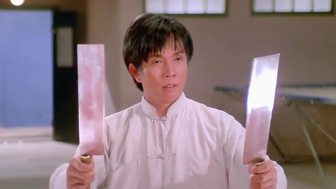 2001年的一天夜里，香港知名武指刘家良惦记老婆得厉害，就想着半夜溜回家给媳妇一