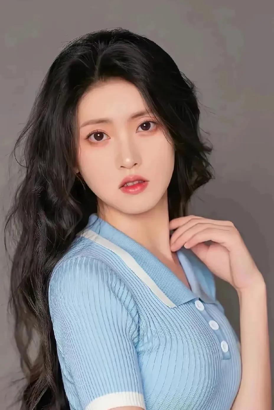 这女演员的颜值碾压岳雨婷、李柯以、余茵、王小亿等短剧女顶流了吧？刷到一部叫《