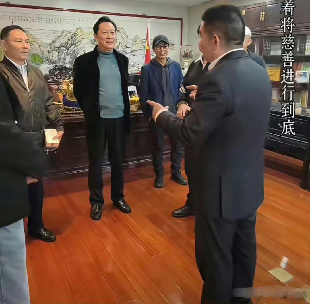 陈光标的办公室，唐国强的气场真强。