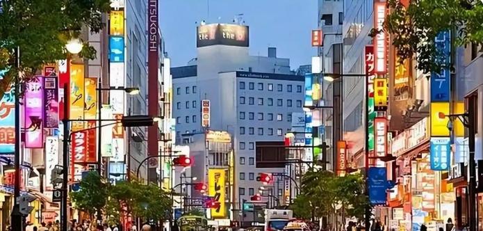 中国终于出手了！日本两个月前把签证费涨了五倍，当时我们没有理会，压了两个多月才公