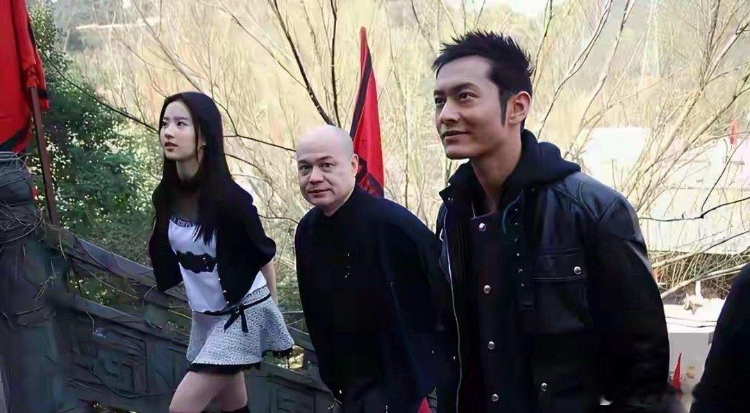 十七八岁的刘亦菲真的好漂亮，这是当年拍摄神雕侠侣现场拍的