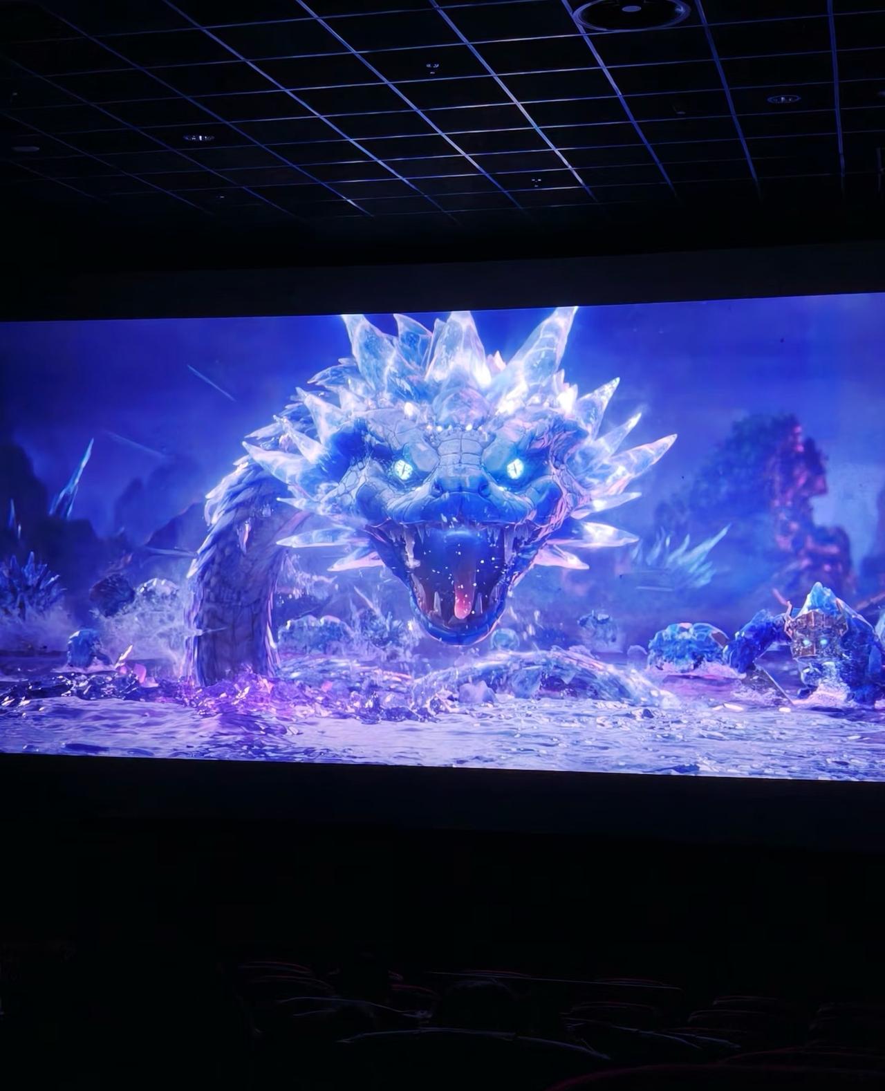 今年熊出没不适合儿童看我看是导演憋口气，想着跟哪吒干一下，但是影院全程笑声极