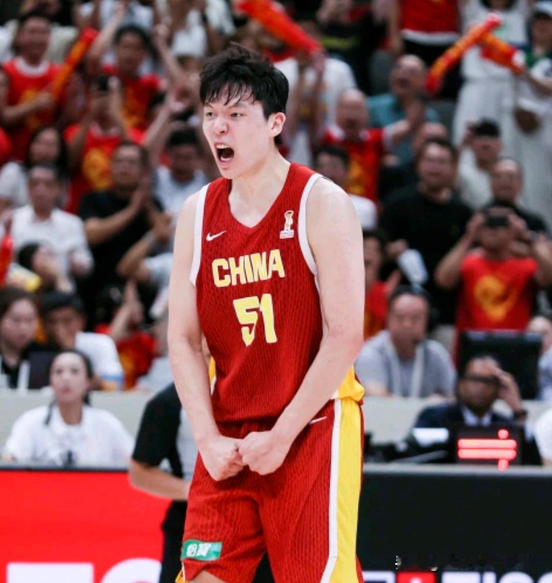 一个绝杀，各大平台把杨瀚森吹捧上了天这样过度宣传真的好吗？他还只是一个20岁的