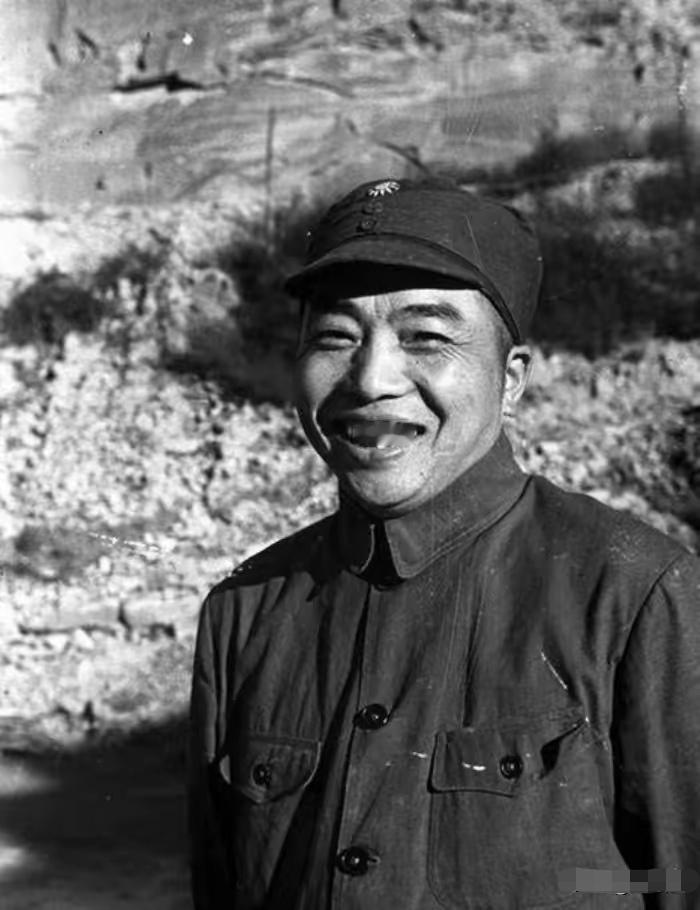 彭德怀可以指挥其他三个野战军吗？答案：理论上是可以的。这话怎么说呢？得从彭老