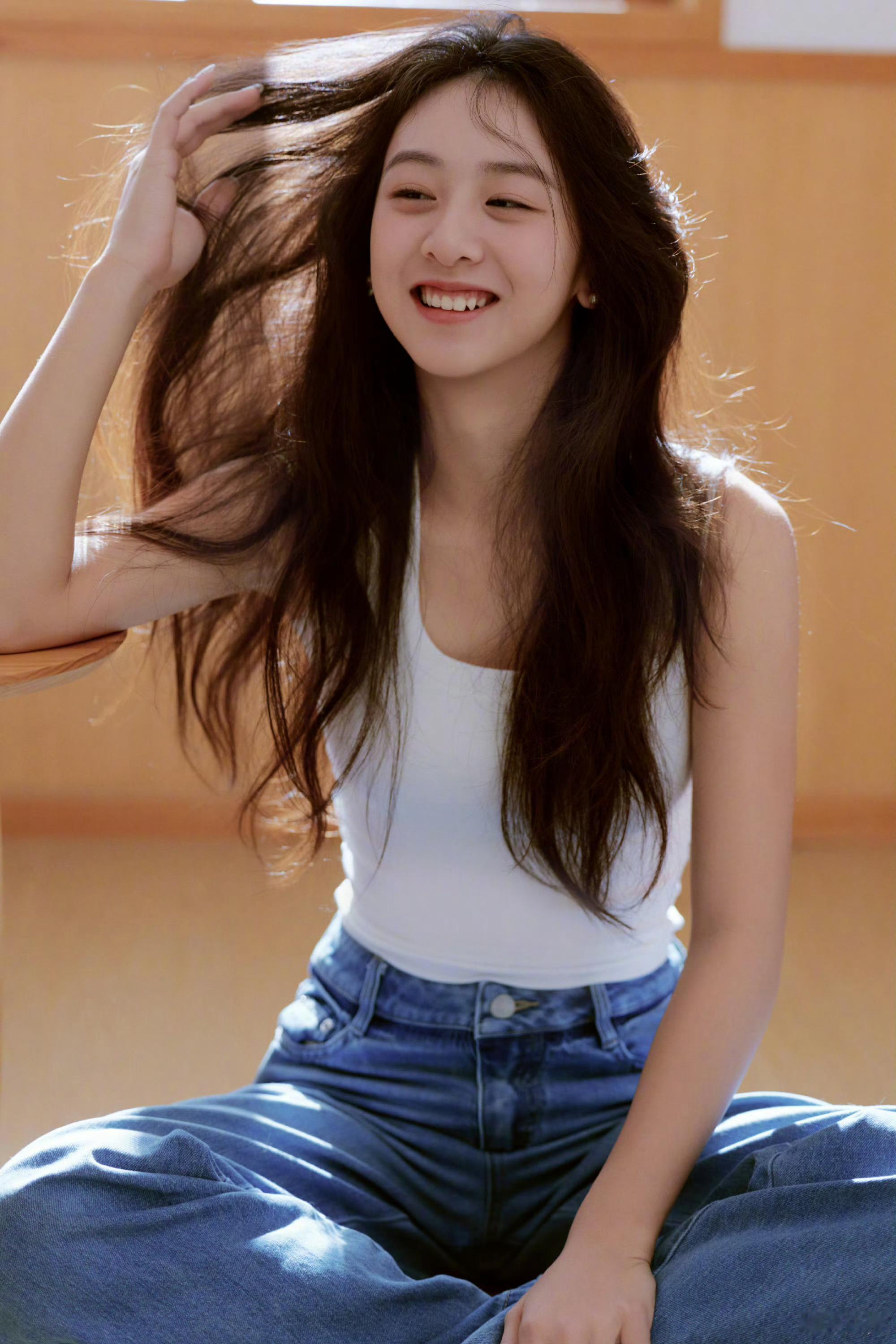 时光飞逝啊，森蝶18岁了，漂亮明媚的女孩森碟18岁了