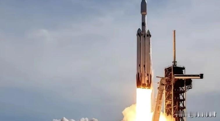 三颗卫星又掉下来了，很多人看到后可能会说和马斯克差距大。说实话，我也觉得差距很大