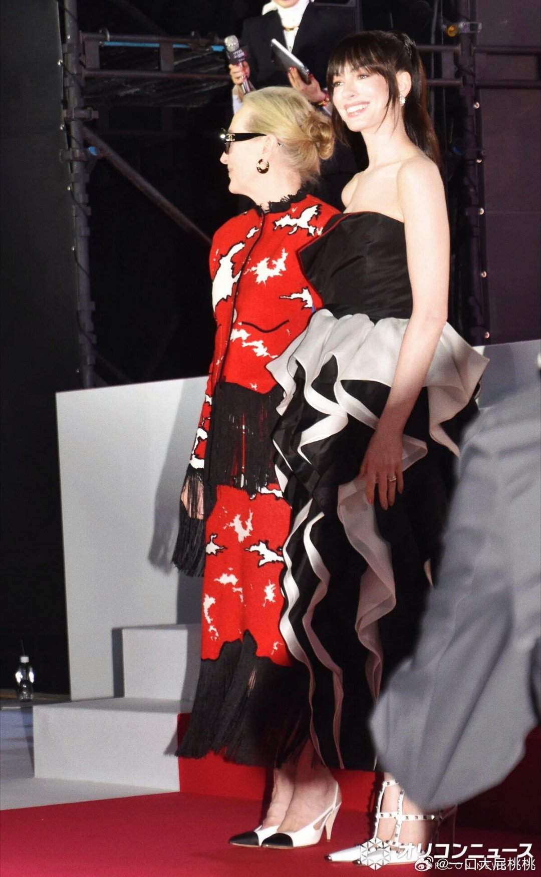 安妮海瑟薇和梅姨MerylStreep亮相《穿普拉达女王2》东京首映礼红毯♥️