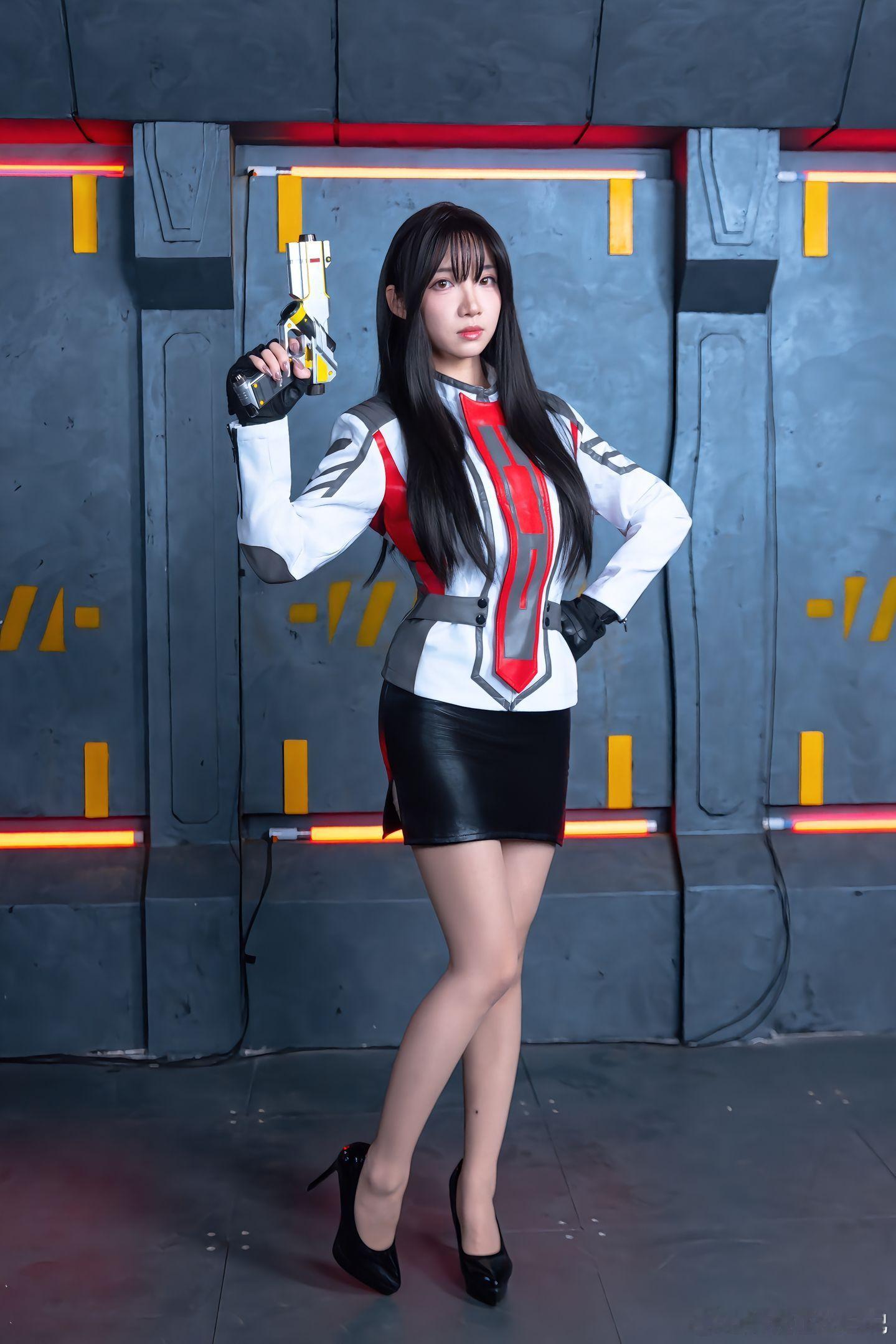 顶级街拍gus出动了美女绘梦长廊