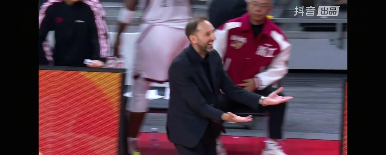 这就是天意！浙江绝杀广东，恕我直言，常规时间漏判对奎因的推人犯规，不然早结束了，