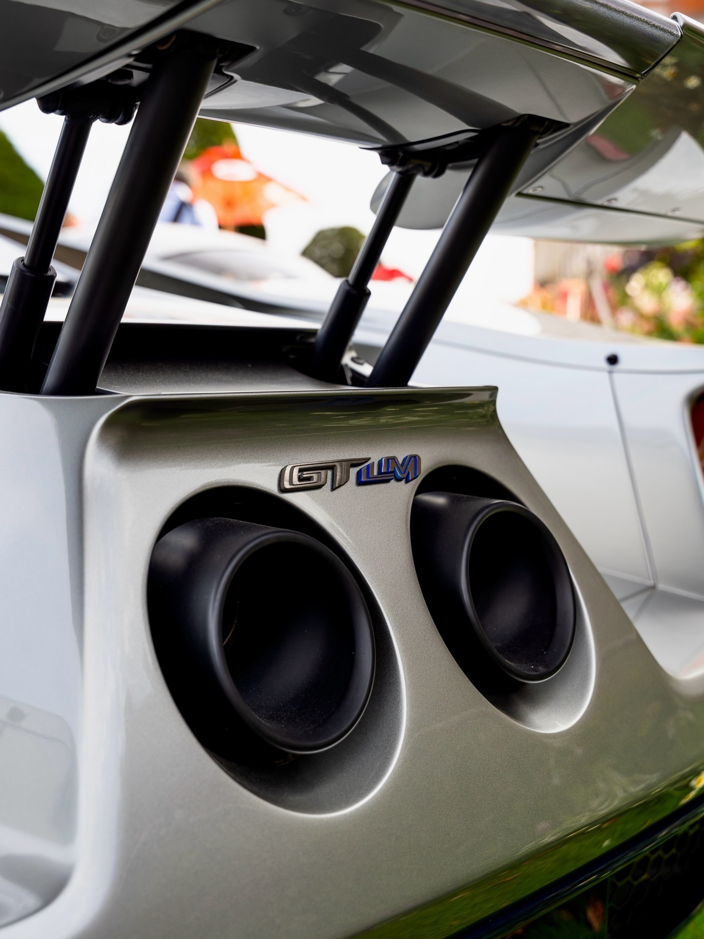 我一直是福特GT的粉丝，所以当你看到这款1/20比例的GTLM限量版时，我觉得