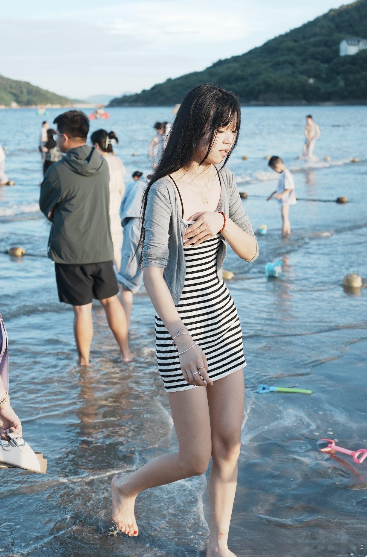 沙滩少女~​​​