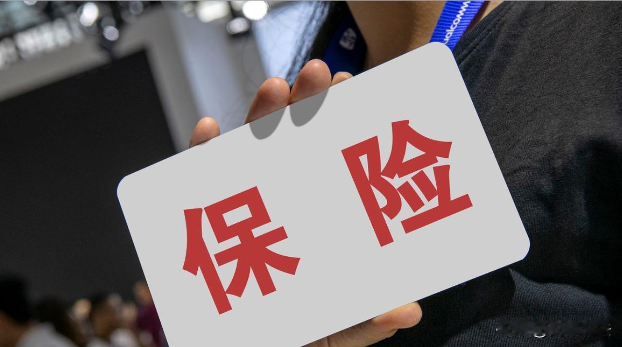 山东东营，一大妈早晨起床出门时摔倒，大妈的女儿连忙将大妈扶起到床上休息，怎料，几