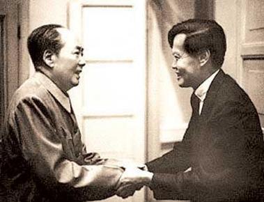 杨振宁先生去韶山参观毛主席故居时，有人问他：“毛主席是科学家吗？”杨先生回答