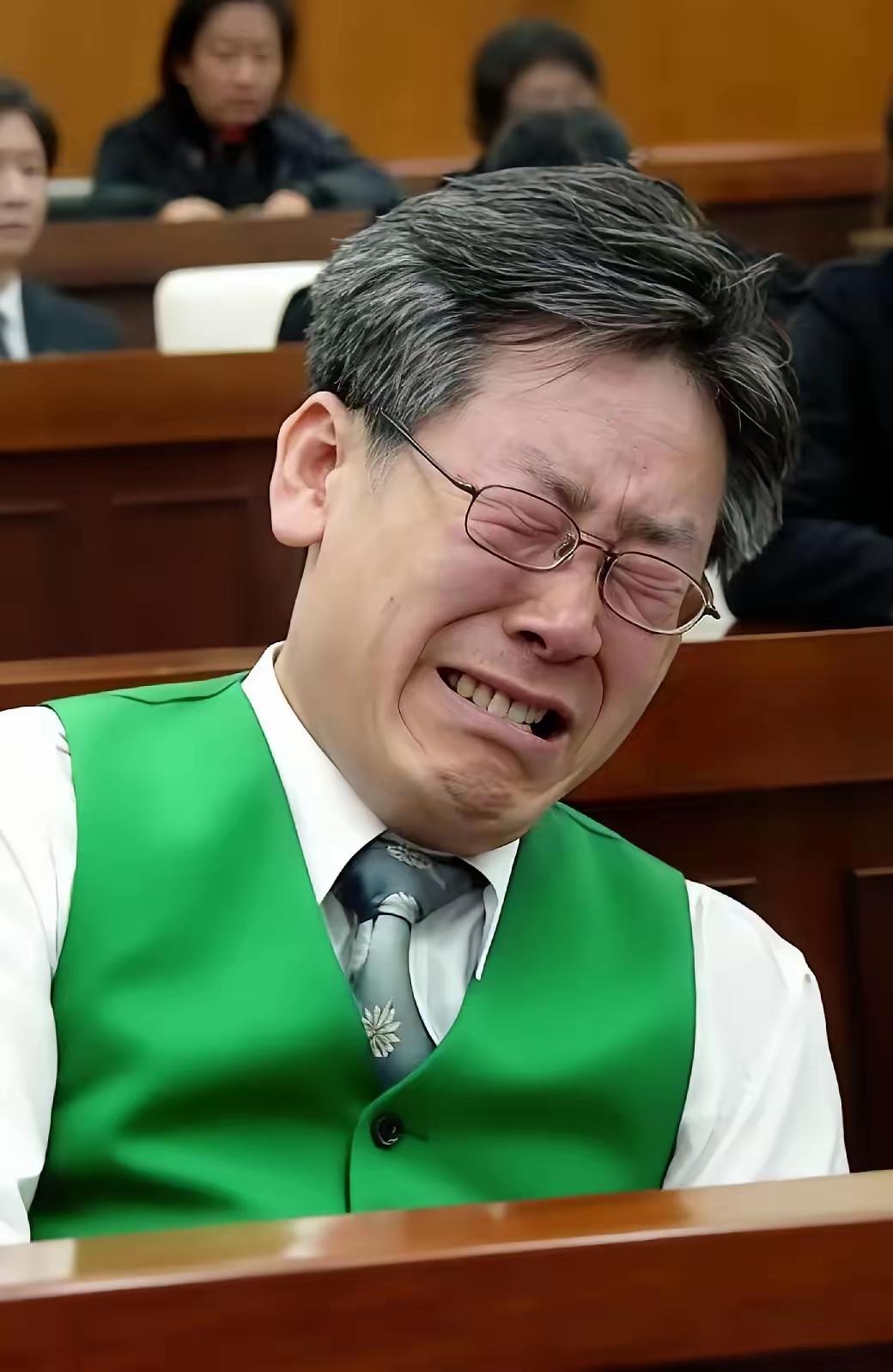 刚收到的信息韩国总统突然慌了李在明这回算是站出来了。美国张口就是3500亿美