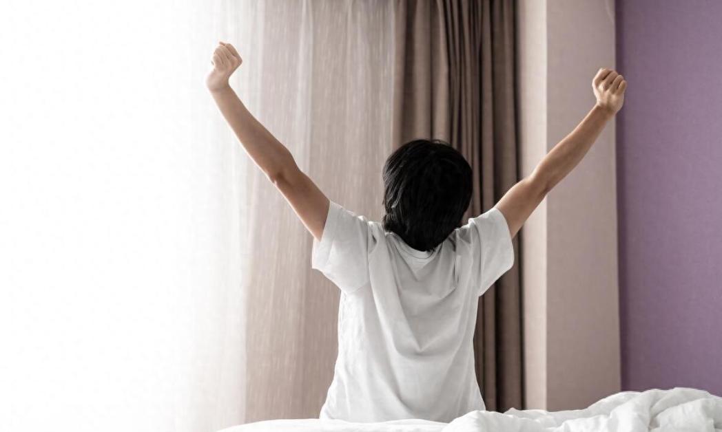 早上起床后有这5个表现，恭喜你！说明你身体可太健康了！早上睁开眼睛那一刻