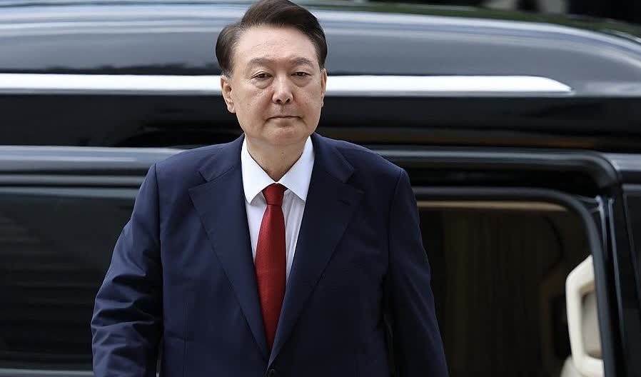18日韩国首尔中央地方法院刑事9-2庭于当地时间上午10时15分启动对尹前总统的