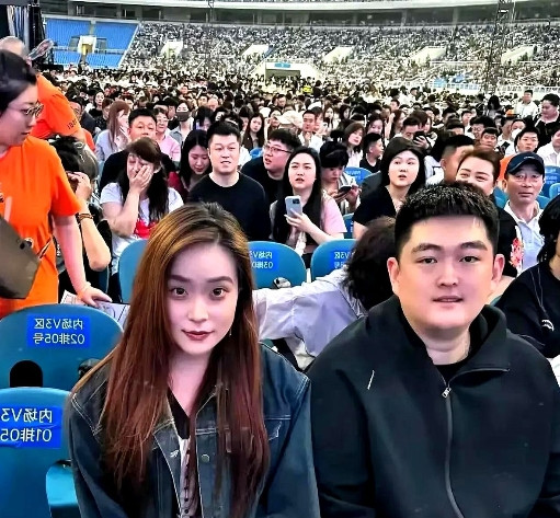 小沈阳演唱会成本太高，光是买歌曲演唱版权就花了天文数字，这就是普通歌手和原创歌手