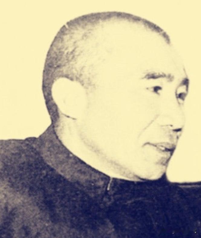 1948年，蒋介石请王耀武吃饭，宋美龄亲自下厨做了山东菜，吃完饭后，王耀武却对妻