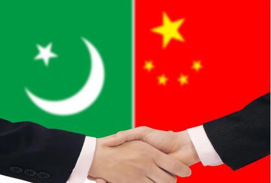 巴基斯坦非常穷，没有钱，还发展不好，那么他们购买中国武器的钱，到底是从哪里来的呢