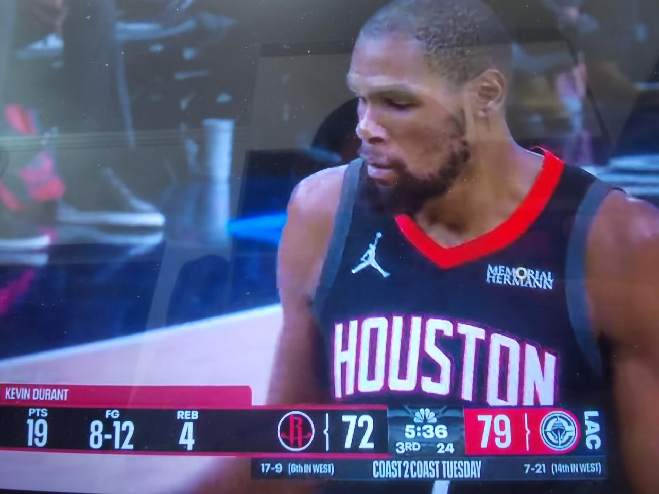 火箭病了，丢了最重要的东西105-128，火箭输给快船。火