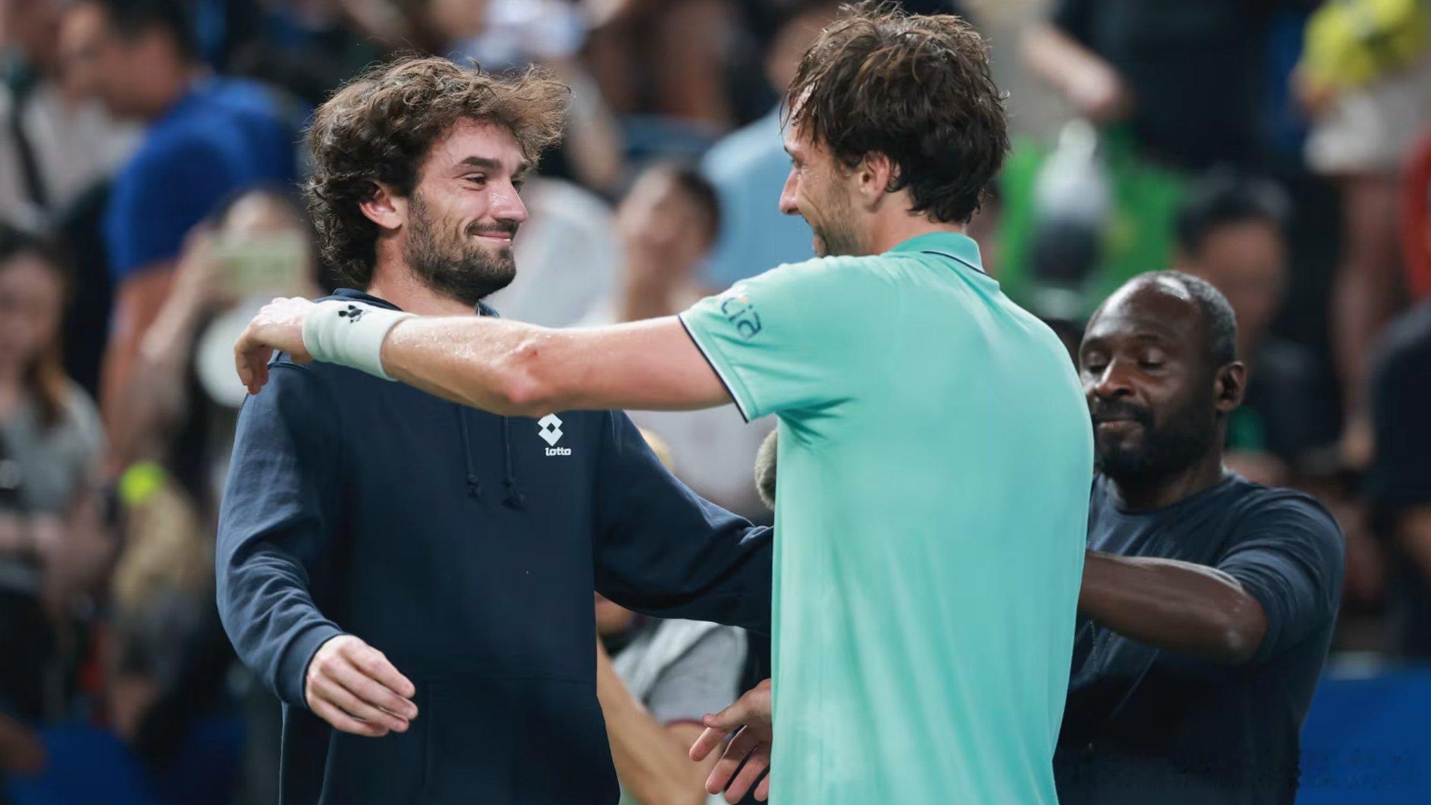 🔵ATP1000上海男单决赛✅🇲🇨瓦舍罗4-6/6-3/6-3击败🇫🇷