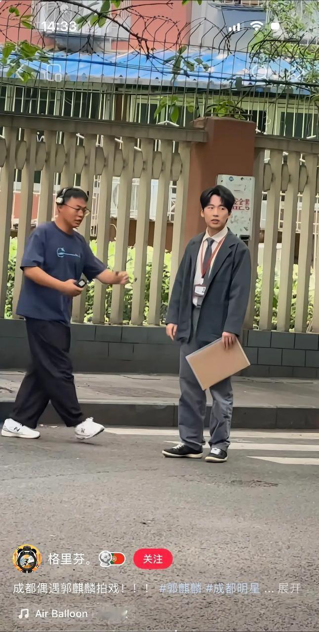 评论区还有粉在说好帅好瘦的脸这种睁眼说瞎话的技能真的学不来……窝顶多只会🍊博