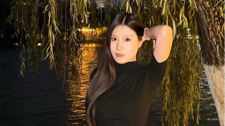 黑短袖配牛仔裤, 为什么晚上拍照最好看?