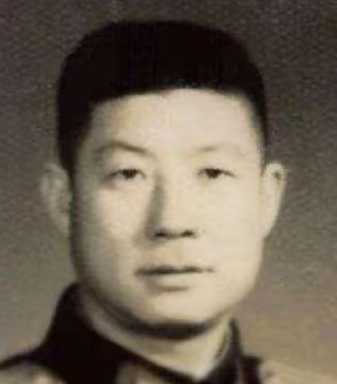 1965年，飞行员高长吉竟不顾伟人的禁令，直接击落越界挑衅的敌机，谁料，这竟让空