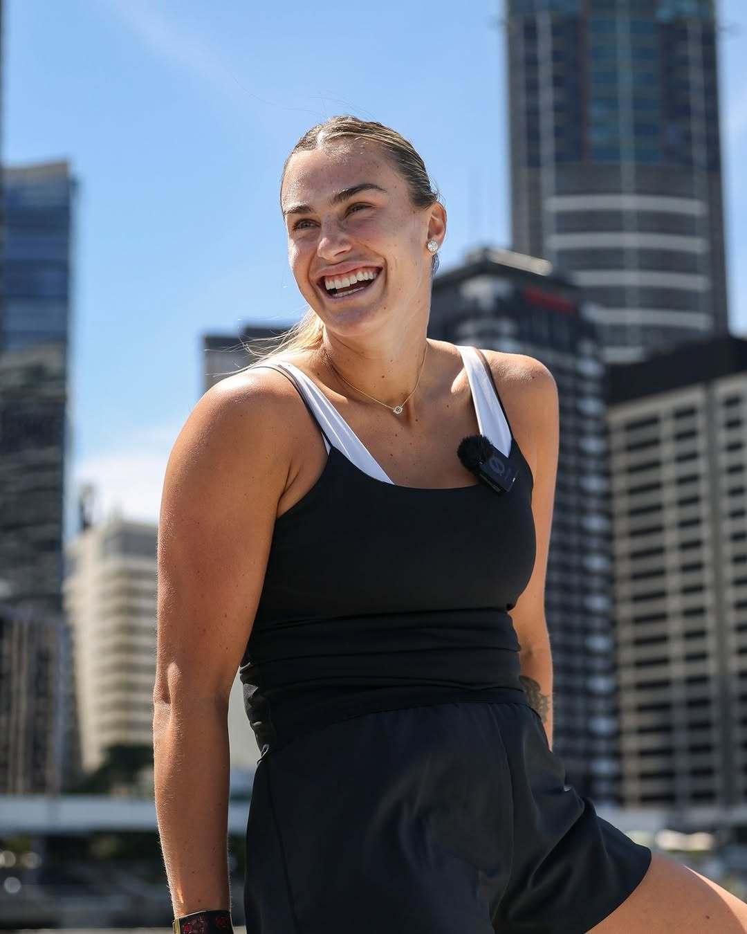 欣赏城市风光🤳萨巴伦卡乘坐快艇游览布里斯班🚤