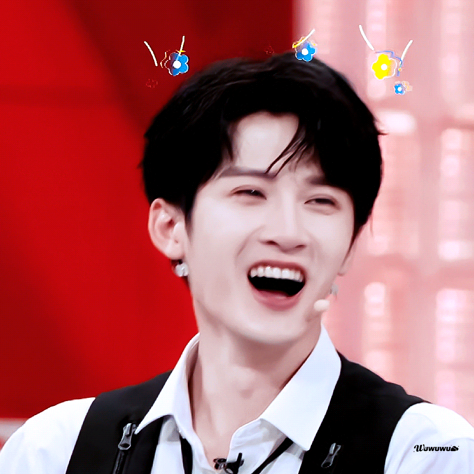 大哥檀健次的笑好治愈啊！看到大哥檀健次的笑，就感觉世界里面变得美好起来，美好的一