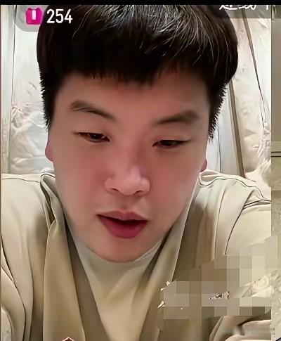 郝帅直播，火力全开呀！把当年的事都抖出来了！他说:以前教练骂人可狠了，王