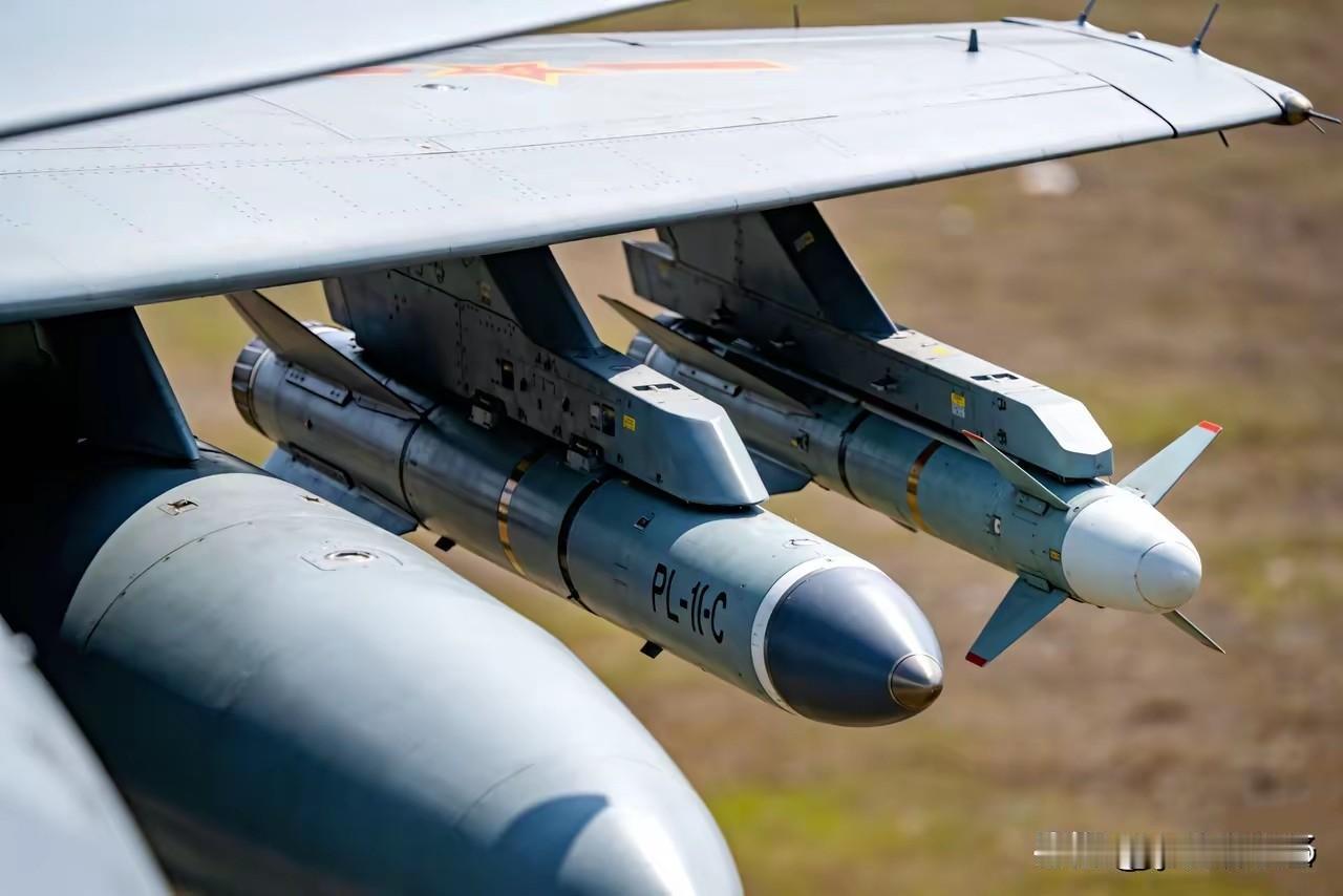 歼-10C无论是性能还是工艺都和西方战机相差无几，在新加坡航展和西方战机同台竞技